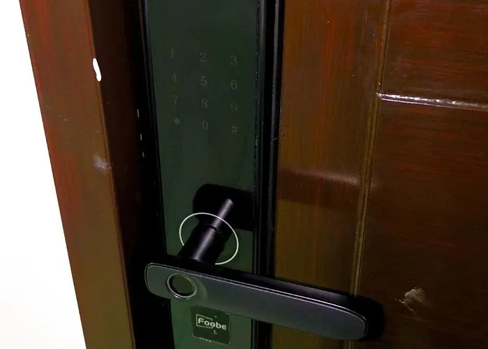 Apartment 2br Near Airport It Park & Malls