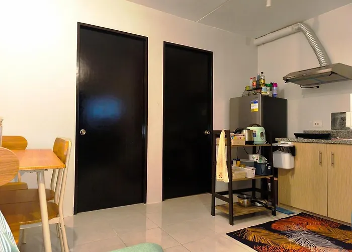2br Near Airport It Park & Malls